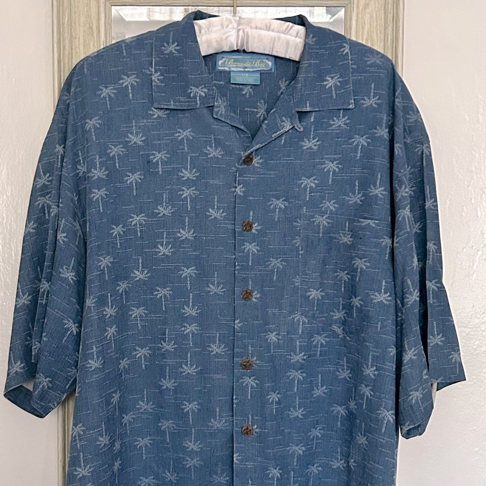 Bermuda Bay Silk Shirt Mens LRG Blue Hawaiian Palm Tree Short Sleeve Button Up